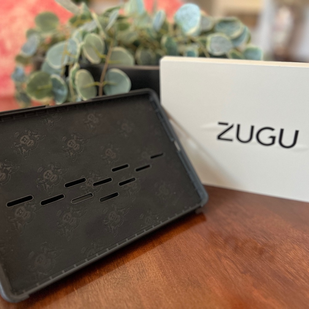 ZUGU Case iPad 10.2 7th 8th 9th Gen Black Magnetic Stand ZG-M102BLK Box